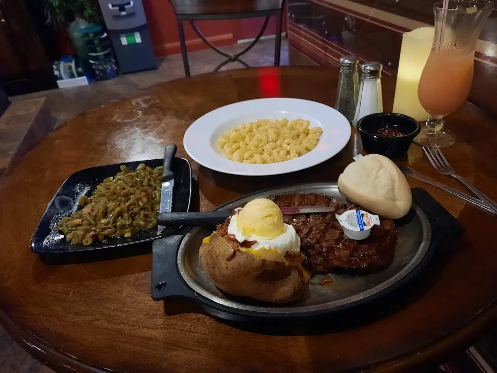 Ribeye Steak Mac and Cheese an Green Beans